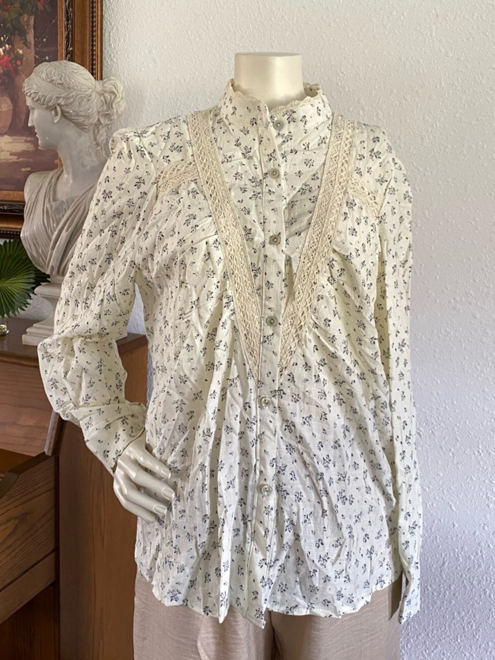 Cream Floral Lace-Trim Button Front Blouse